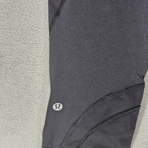 Lululemon Athletic Womens Leggings Size 6 Crop Soild Black Pockets - Picture 5 of 8